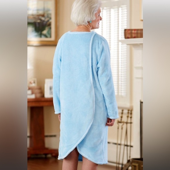 So Soft Buck & Buck Adaptive Nightgown - Picture 2 of 9